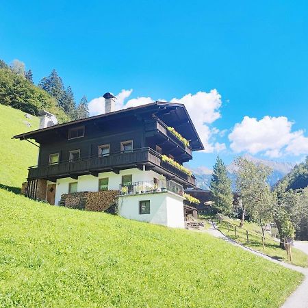 Pretty Holiday Home In Mayerhofen With Balcony Mayrhofen Dış mekan fotoğraf